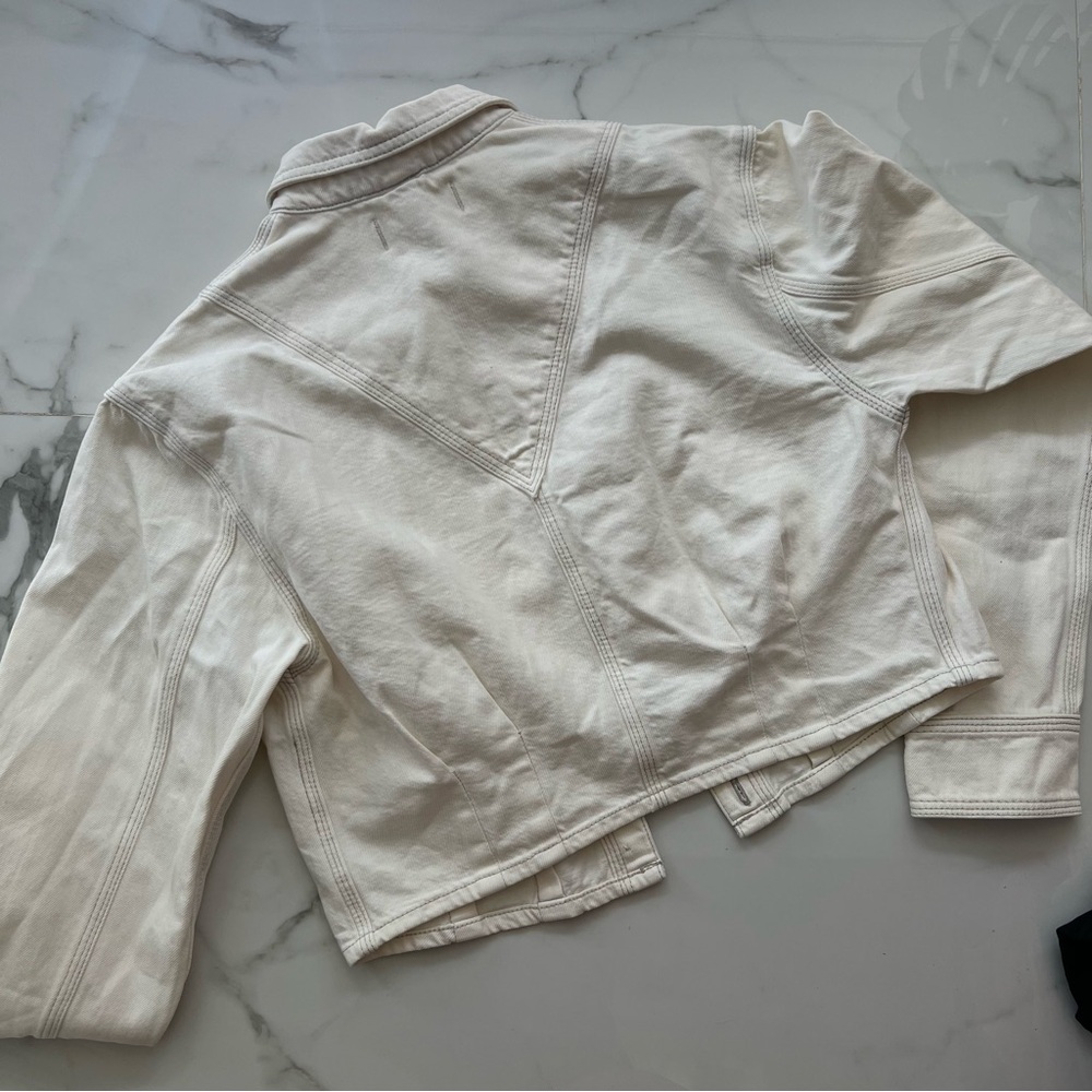Madewell Denim Pleated Cropped Button-Up Shirt - Picture 5 of 5